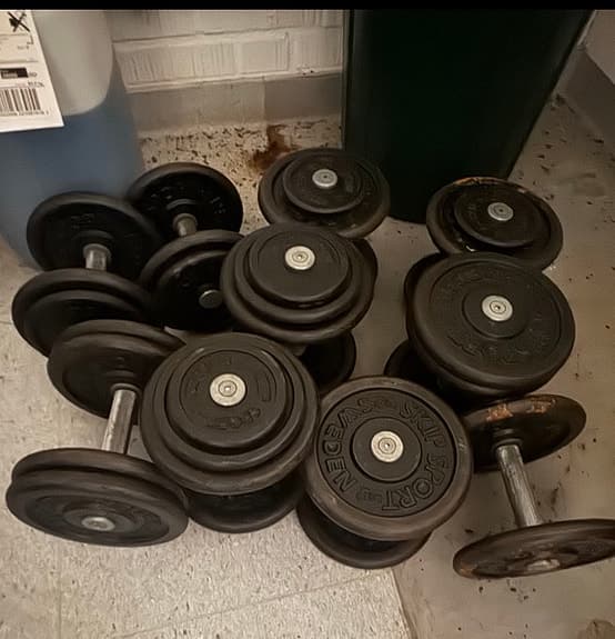 Kvalitetsutrustning till gym eller hemmaträning styrka och kondition