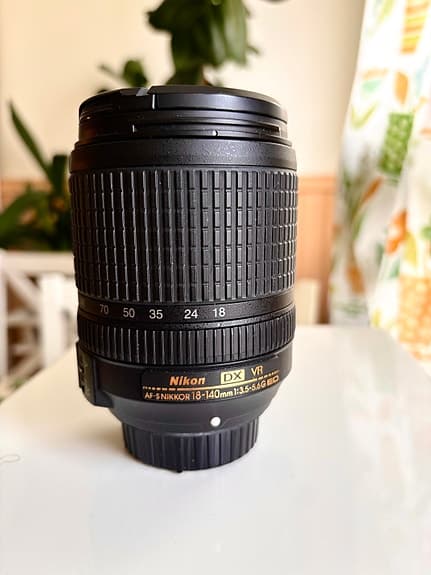 Nikon D7200 med Nikon DX 18-140