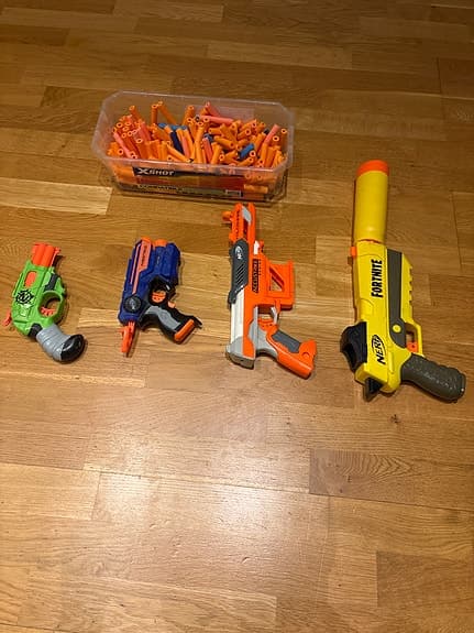 Nerf pistoler och nerfskott