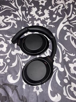 Sony WH-1000XM4 trådlösa hörlurar svart