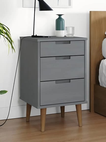 Oöppnat Sängbord i furu