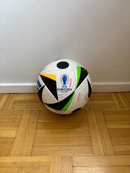 EURO 2024 Pro fotboll från Adidas