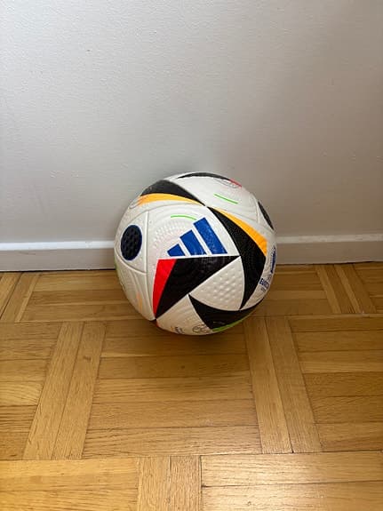 EURO 2024 Pro fotboll från Adidas