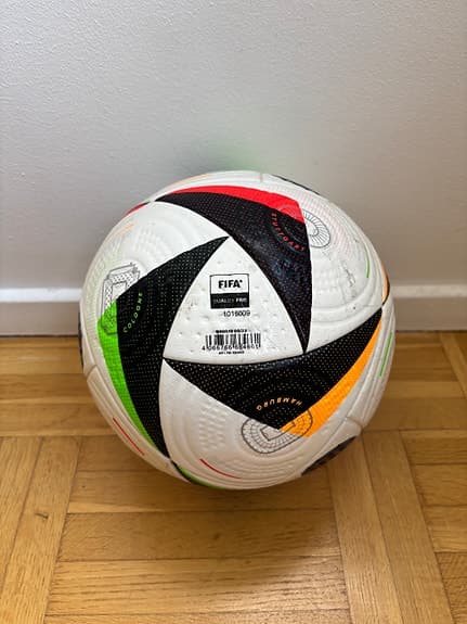 EURO 2024 Pro fotboll från Adidas