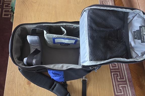 Städat i fotoskåpet och säljer Think Tank väskor + div filter