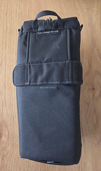 Städat i fotoskåpet och säljer Think Tank väskor + div filter