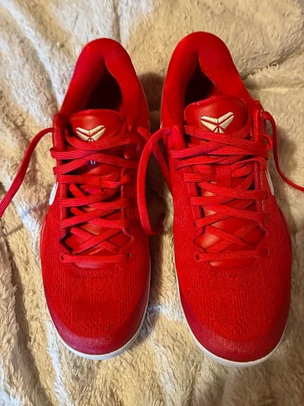 Nike Kobe Basketbollskor storlek 41 röd