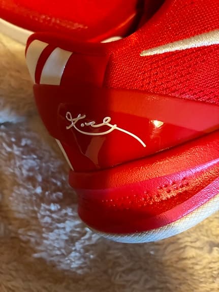 Nike Kobe Basketbollskor storlek 41 röd