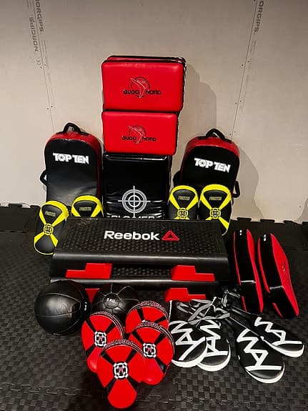 THAIBOXNING KAMPSPORT & GYM UTRUSTNING SLUMPAS