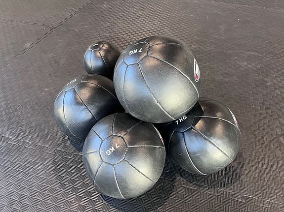 THAIBOXNING KAMPSPORT & GYM UTRUSTNING SLUMPAS