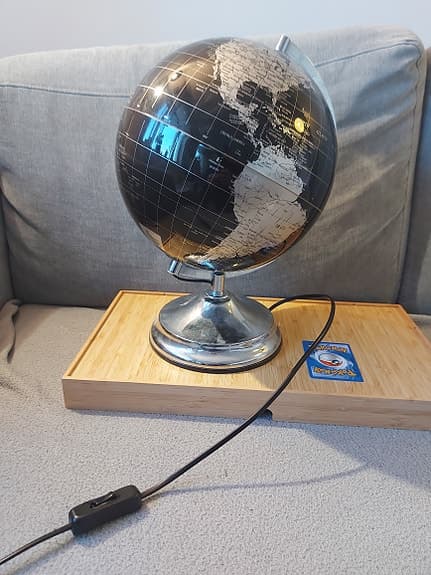 Dekorativ jordglobslampa med mjukt stämningsljus fungerar bordslampa