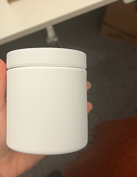 Stilrena vita burkar