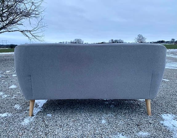 Jättefin soffa 2,5 sits ljusgrå