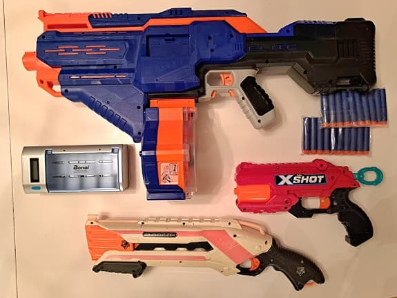 Nerf 3 st med batteriladdare och skumpilar