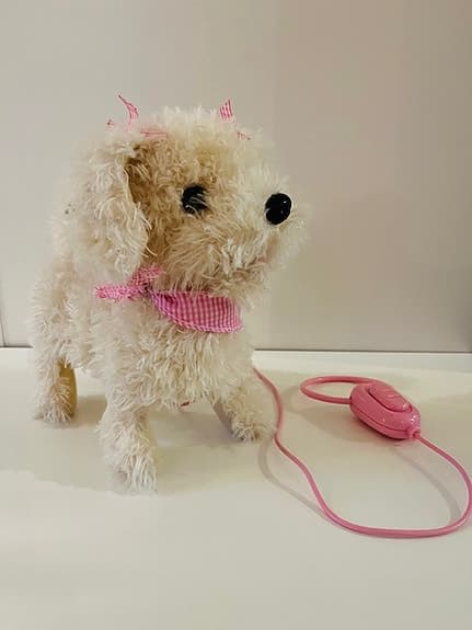 Söt leksakshund med rosa koppel fr. Happy Pets - Går & Skäller