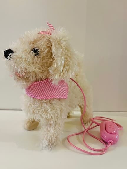 Söt leksakshund med rosa koppel fr. Happy Pets - Går & Skäller