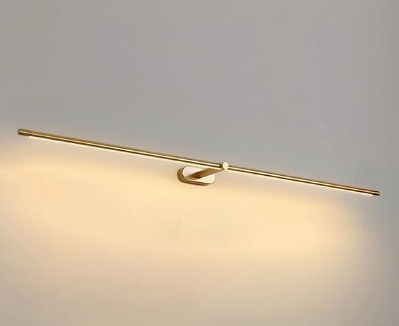 Smal LED Vägglampa I Guld med Elegant Design