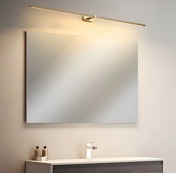 Smal LED Vägglampa I Guld med Elegant Design