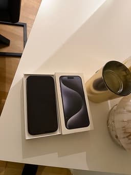 Apple iPhone 15 Pro mobiltelefon blå