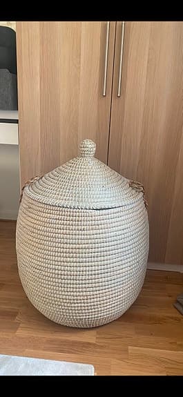 Enorm flätad korg förvaring