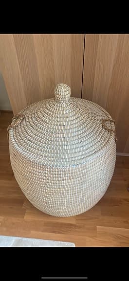 Enorm flätad korg förvaring