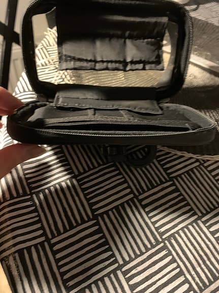 Svart mobilhållare vattentät med fäste