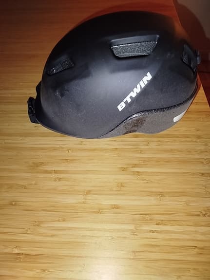 2 btwin Cykelhjälmar svarta