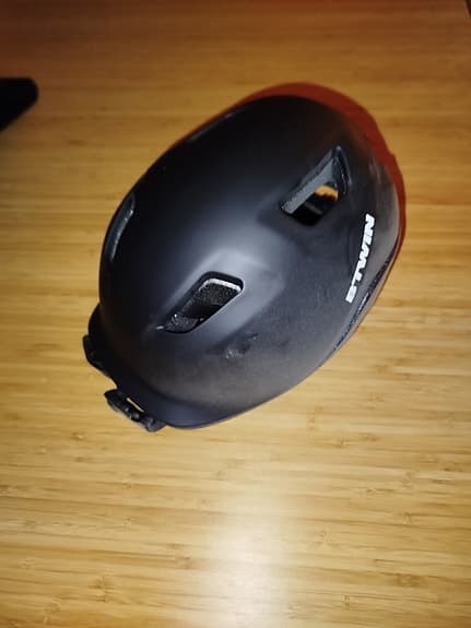 2 btwin Cykelhjälmar svarta