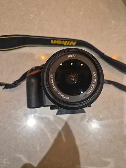 Nikon D3100 Digitalkamera med objektiv och tillbehör