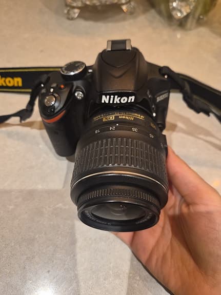 Nikon D3100 Digitalkamera med objektiv och tillbehör
