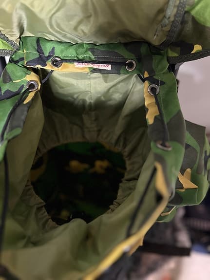 Ryggsäck militär/camouflage med metallram