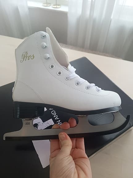 Konståkningsskridskor