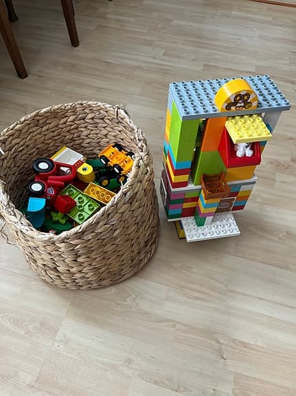 LEGO DUPLO byggklossar och figurer