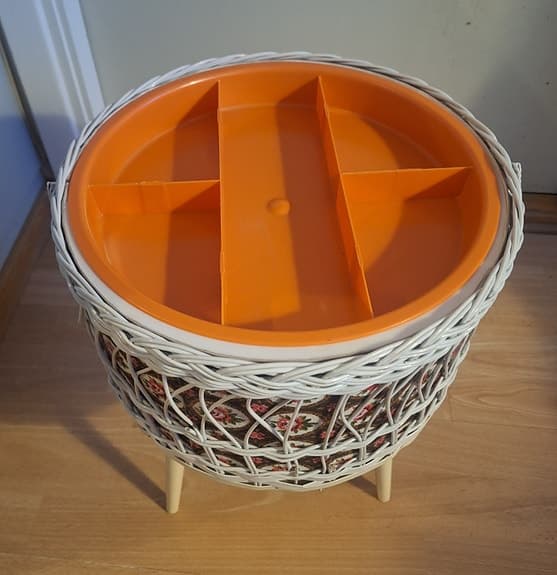 Fin förvaring för handarbete mm