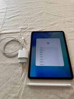 iPad Pro 11" Wifi 128 GB 2:a genereationen inkl. Apple Pencil