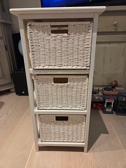 Byrå "OURE"
Byrå OURE 3 korgar vit