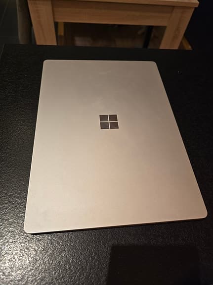 Microsoft Surface Laptop 2 13.5"