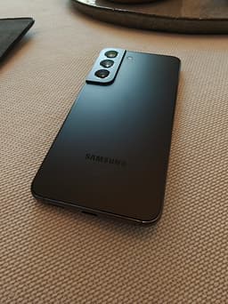 Samsung Galaxy S22 – Toppskick & Välvårdad (Laddare ingår)