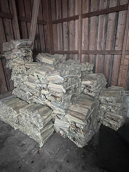 Finkluven björkved i säckar ca 15 kg 40-50 lit