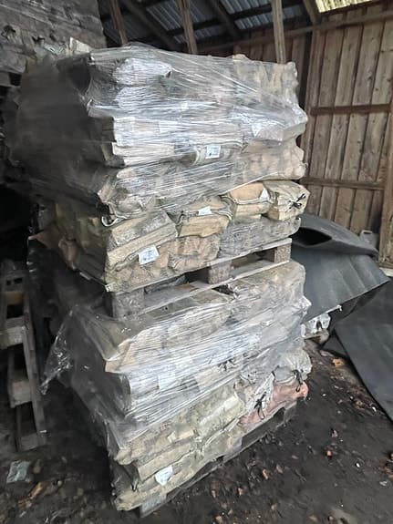 Finkluven björkved i säckar ca 15 kg 40-50 lit