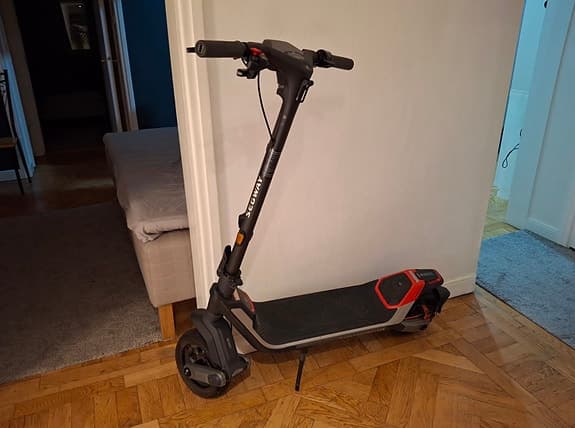 Segway Ninebot P100S – kraftfull & stabil elscooter