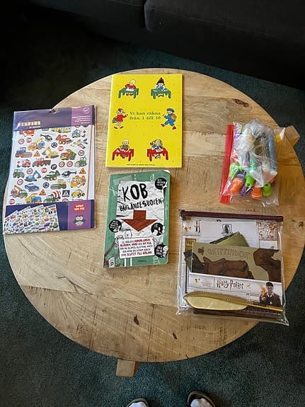 Blandat pyssel: pysselböcker, stämplar, brevpapper och klistermärken