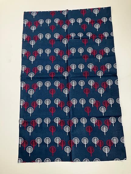 Mönstrade tygbitar/bomullstyg, textil, 2 bitar