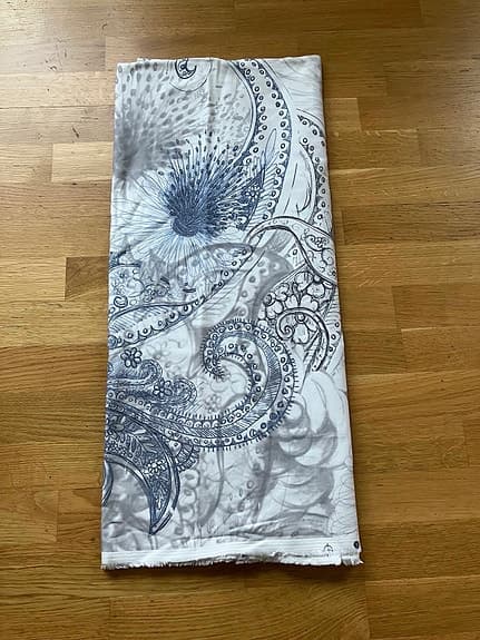 Mönstrad tygbit/tygstuv, bomullstyg, textil