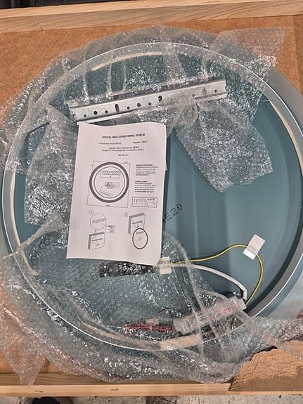 Spegel med LED belysning  IP44