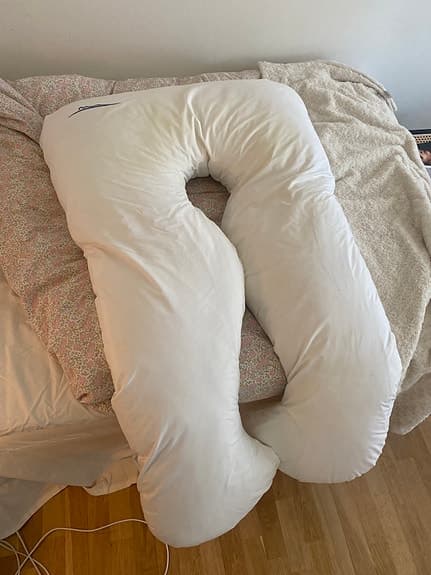 Åhléns Home amningskudde vit