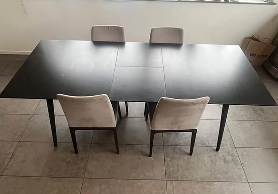 BoConcept matgrupp – bord + 8 Stolar