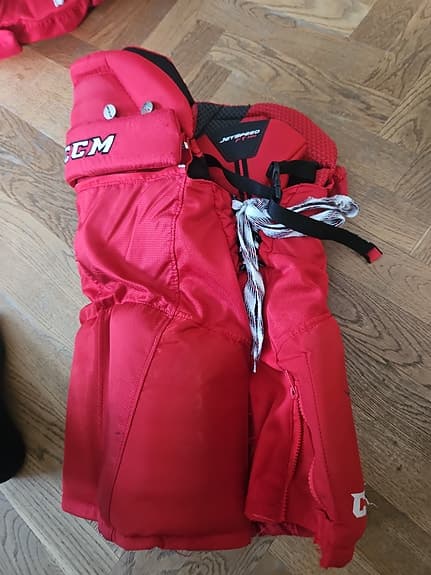CCM Jetspeed FT390 Ishockeybyxor Röd Large