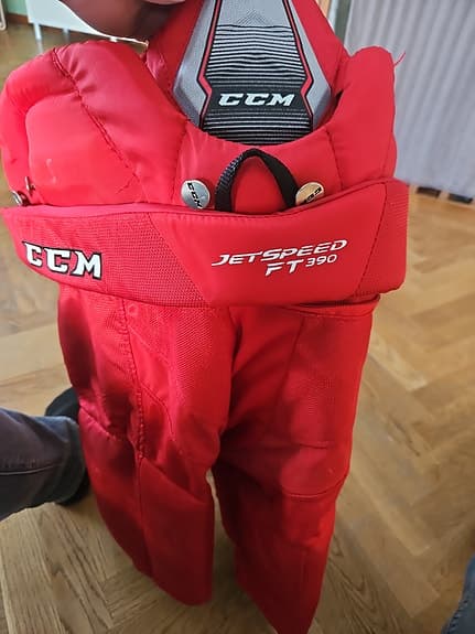 CCM Jetspeed FT390 Ishockeybyxor Röd Large