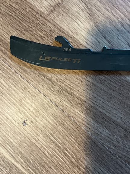 Bauer 2s supreme med två par skenor och ett skenfodral